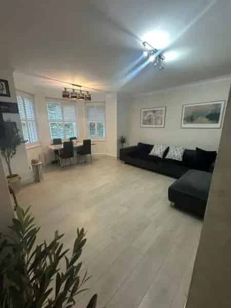 Spacious 2 3 Bedroom Flat with Private Garden Near Blackheath
