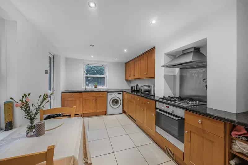 Victorian Mid Terrace House with Extension Potential