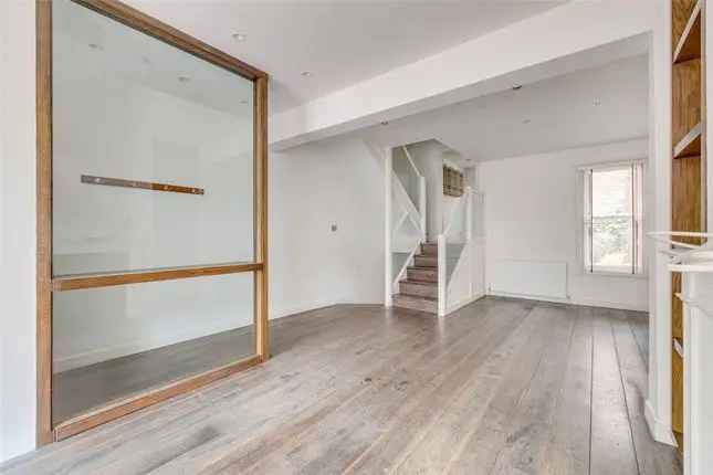 End Terrace House for Sale in Fulham Sands End