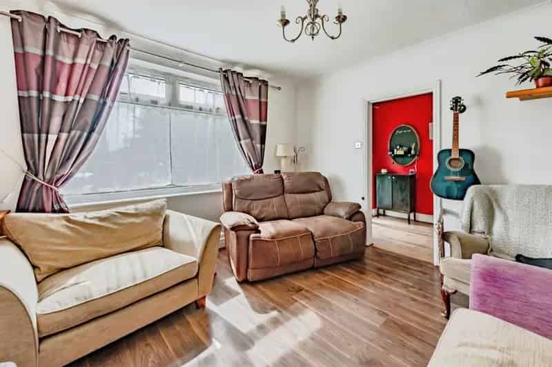 Three Bedroom House Near Merstham Station