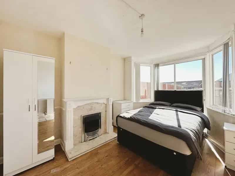 1 Bedroom House Share Near Amenities