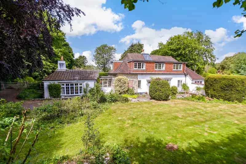Historic Detached Cottage Yarmouth Isle of Wight 3 Bedrooms