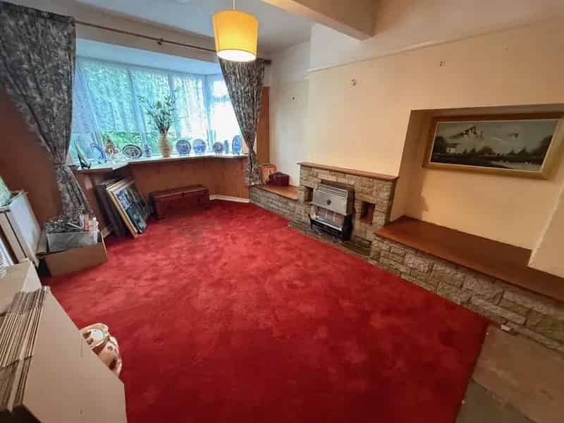 3 Bedroom House For Sale No Upward Chain