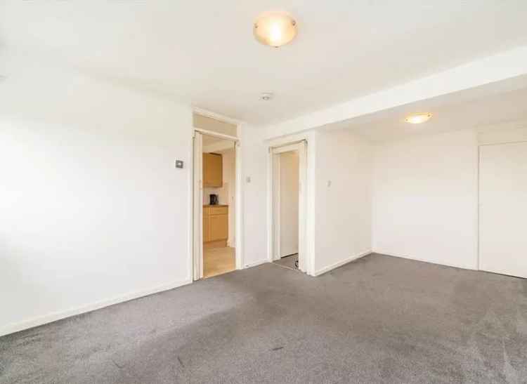 Refurbished Studio Flat near Greenford High Street