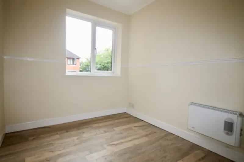 1 Bedroom Flat for Sale - Ideal Investment Opportunity