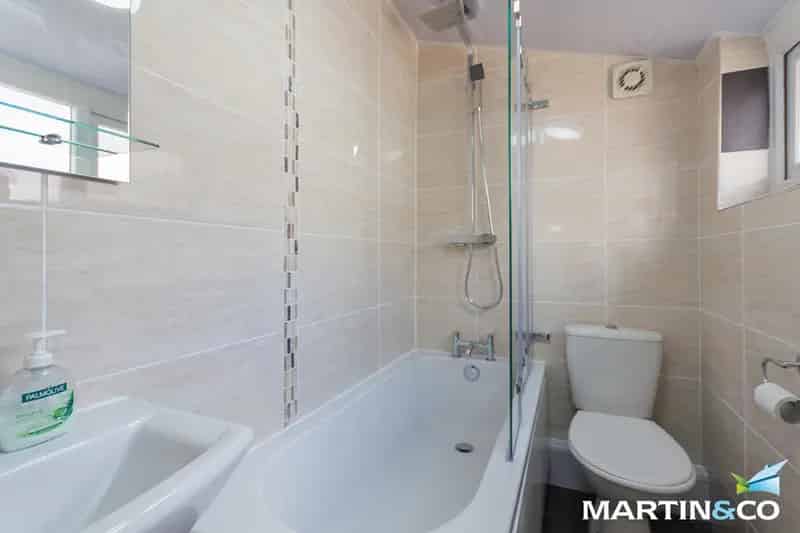 3 Bedroom Terraced House Near Bearwood Smethwick