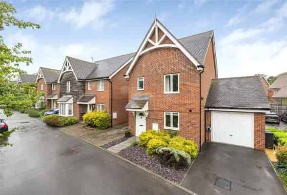 3 Bed Family Home Near Lindfield Common  Heathwood Park