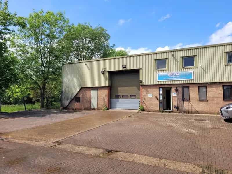 Industrial Workshop Unit with A1 Visibility and Ample Parking