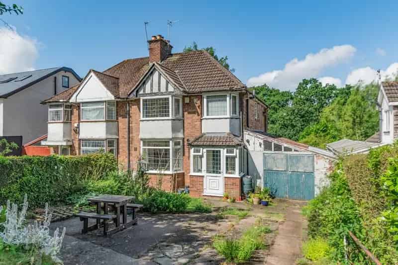 3 Bedroom Semi Detached House Hall Green
