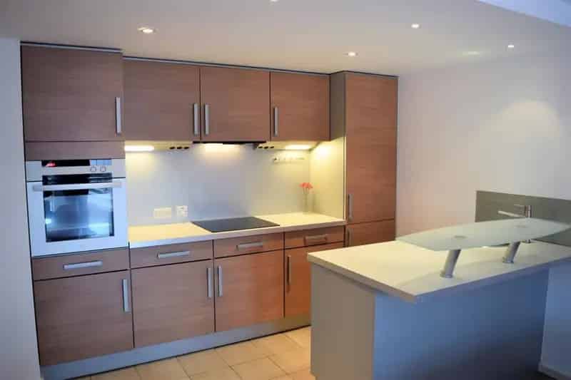 2 Bedroom Flat To Let Near Leeds Dock