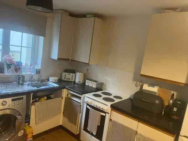 2 Bed House Near Beach Park Schools Pets Allowed