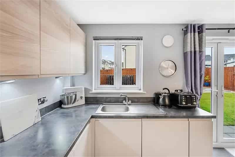 4 Bed Detached House Near Duloch Park
