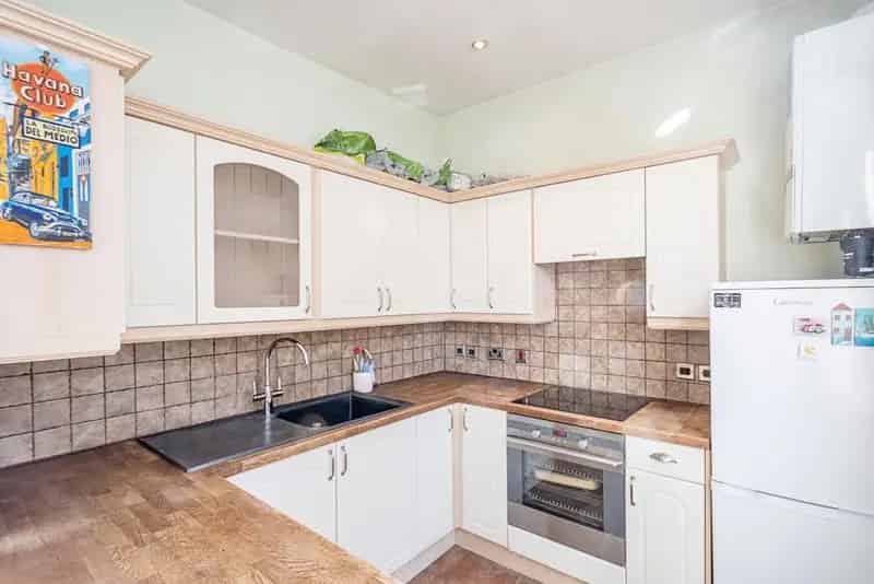 One-Bed Flat near Exmouth Market - 547 sq ft