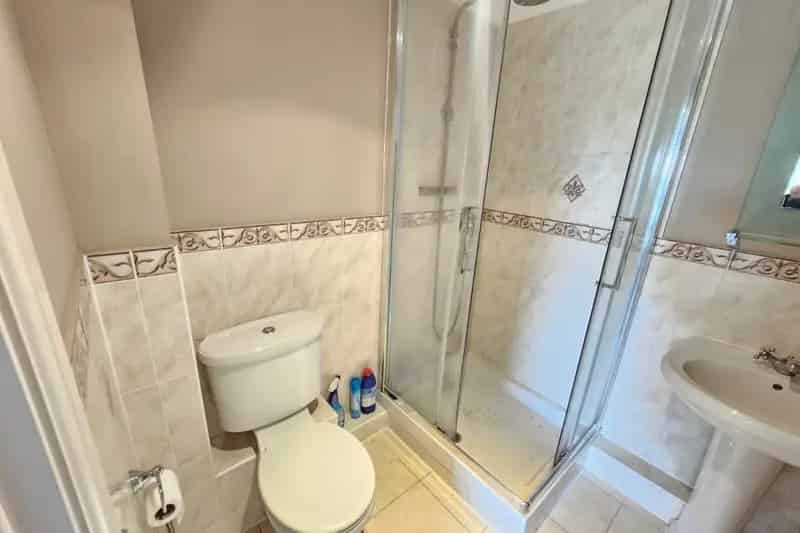 2 Bed Flat Available July 23rd - Secure Parking & Patio Garden