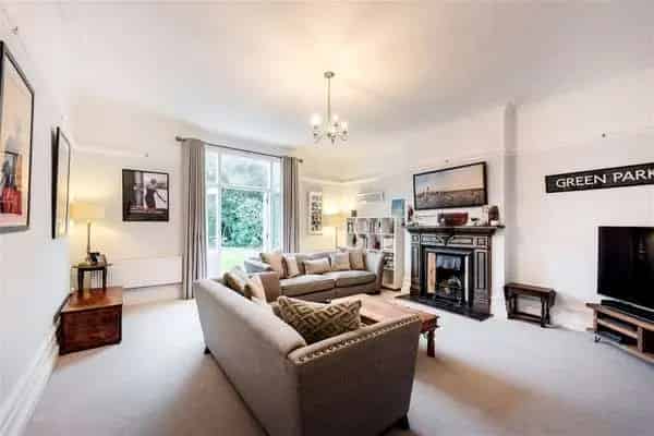 Six Seven Bedroom Family Home West Ealing