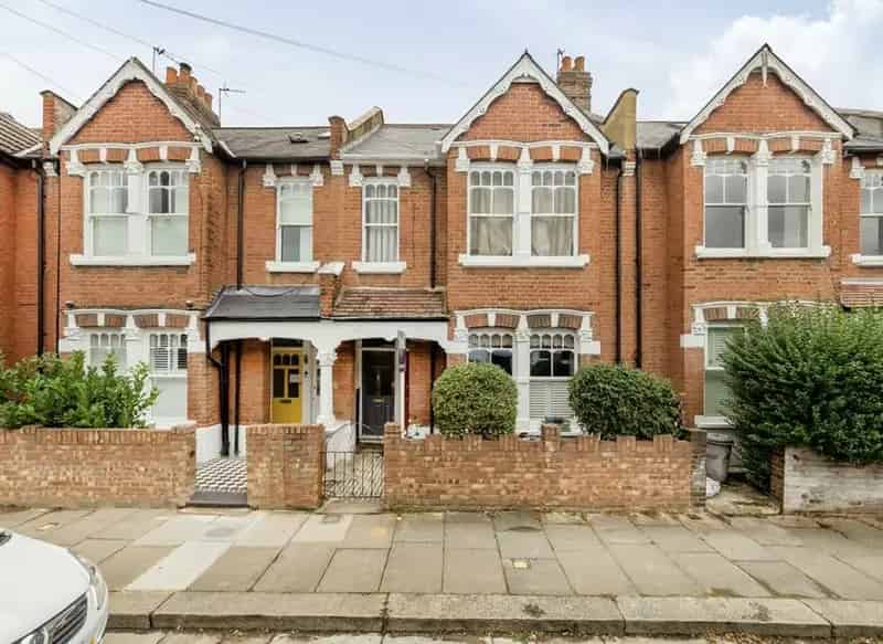 Two Double Bedroom Apartment Groves Area Shepherds Bush