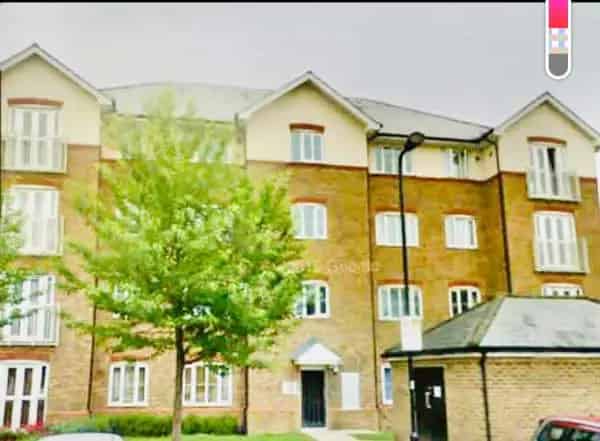 Spacious 1 Bedroom Flat Near Tube Station