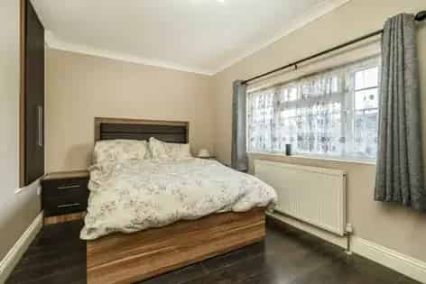 4 Bedroom Family Home 147m² London