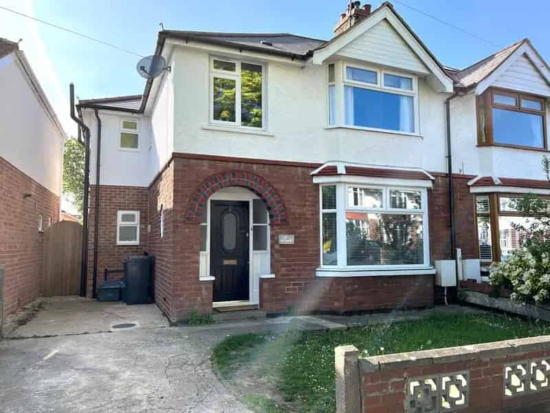 4 Bedroom Semi-Detached House for Sale