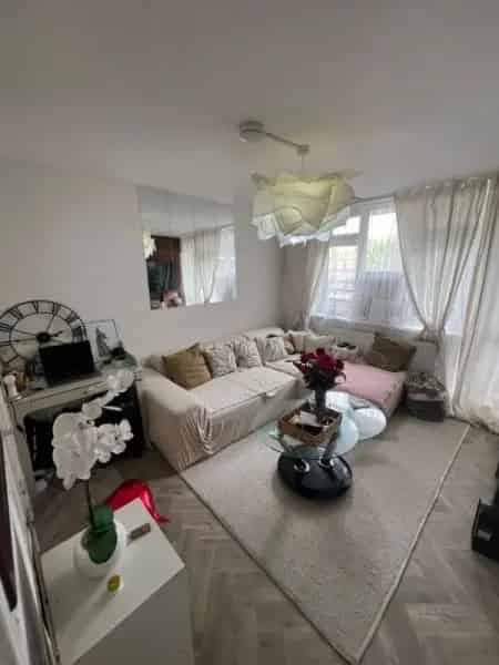 Flat For Rent , London, England