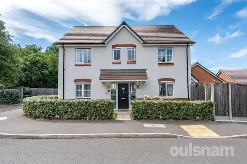 4 bedroom detached house for sale