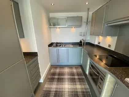 1 room flat of 84 m² in Cardiff