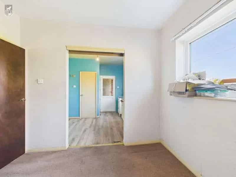 3 Bed House for Sale Popular Area Modernisation Potential