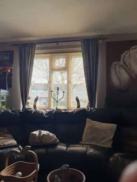 2 Bed Flat with Gardens and Balcony