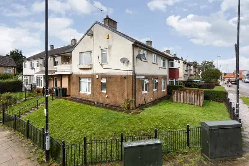 2 Bedroom Flat for Sale in Bradford - Excellent Rental Investment