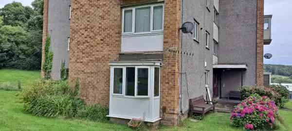 2 Bedroom Maisonette Near Baildon Train Station