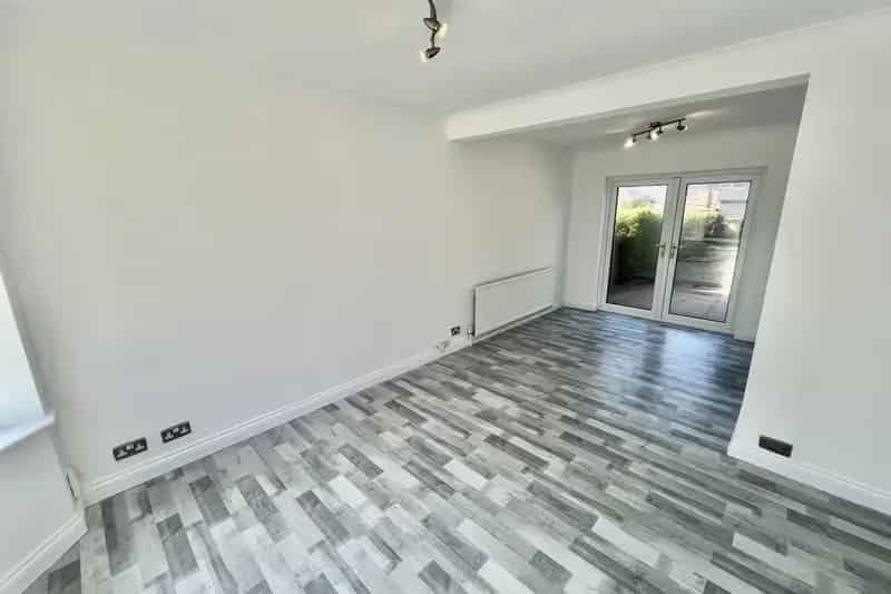 Two Bedroom Semi-Detached Home with Study NG5