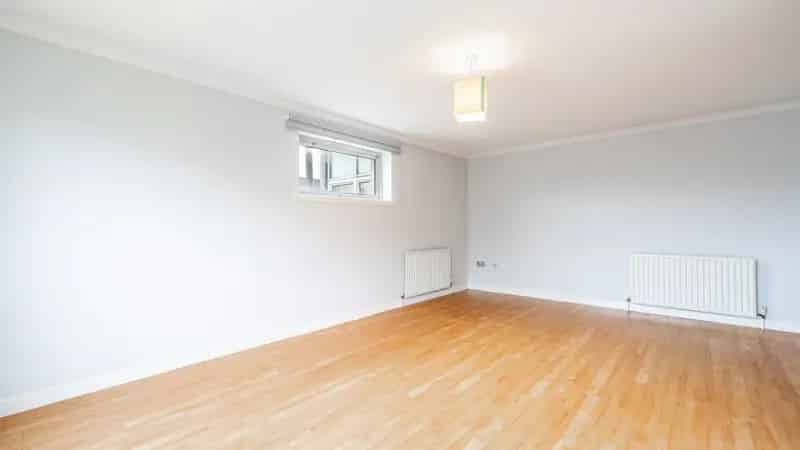 Spacious 2-Bedroom Apartment Near Glasgow City Centre