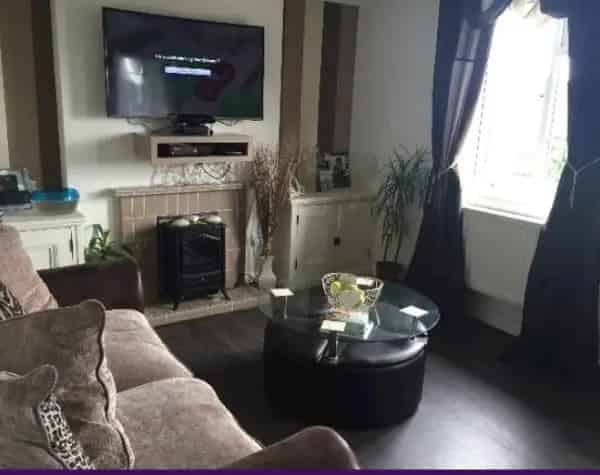 2 Double Bedroom Flat Near Amenities