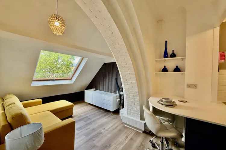 One Bedroom Retirement Flat - Fully Furnished