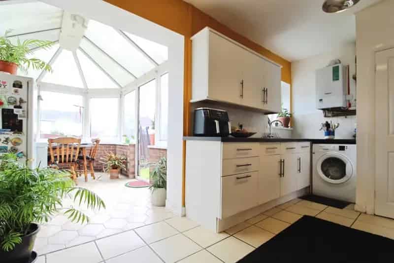 3 Bedroom Semi-Detached House Tremorfa Off Road Parking Conservatory