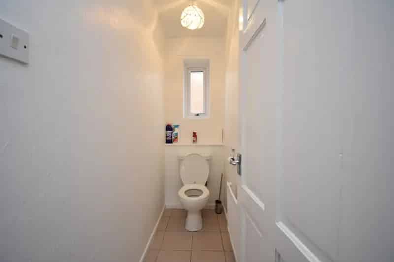 3 Bed House For Sale Near Shops And Nature Walks
