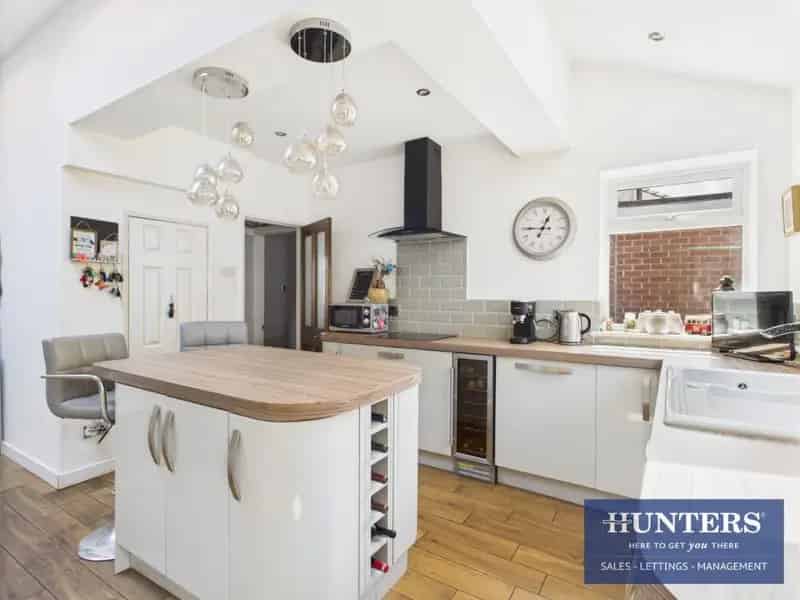 3 bedroom House
 For Sale 
Total Size: 892 SQ FT