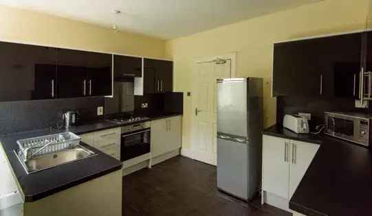 4 Bedroom Furnished Flat Aberdeen HMO