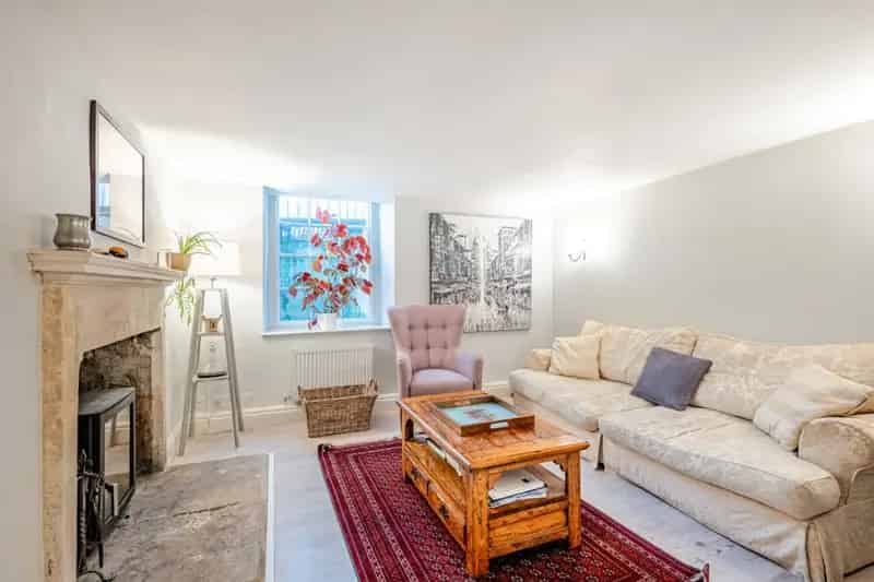 2 Bedroom Flat for Sale  Bath City Centre