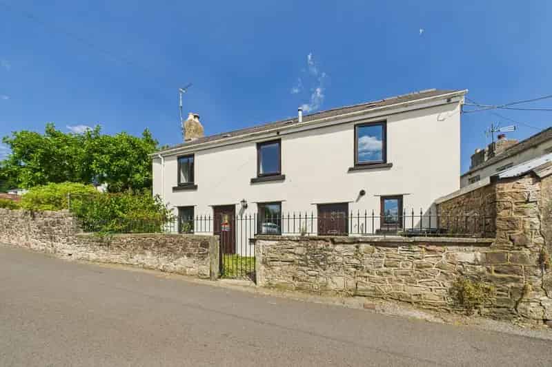 2 Bedroom Detached House for Sale