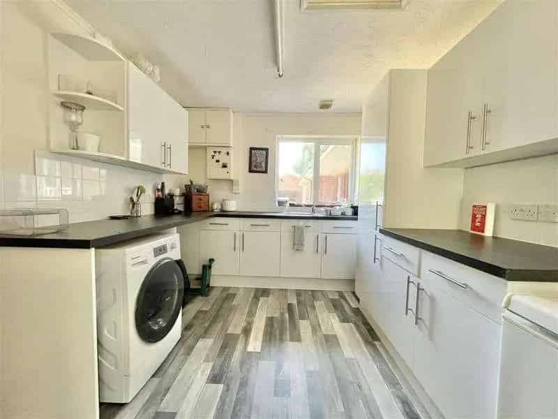 4 Bed Detached Bungalow For Sale