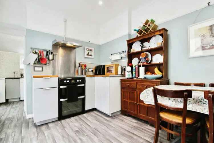 3 Bedroom Terraced House Near Penarth Town Centre