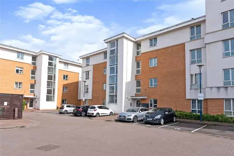 2 Bedroom Apartment for Sale Near Public Transport and Amenities
