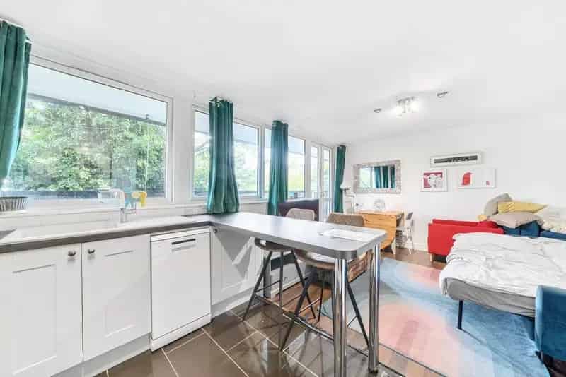 One Bedroom Apartment Near Central Peckham Peckham Rye Overground Chain Free