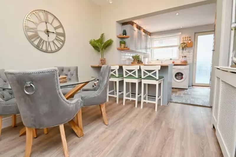 3 Bed House For Sale Near Shops and Schools