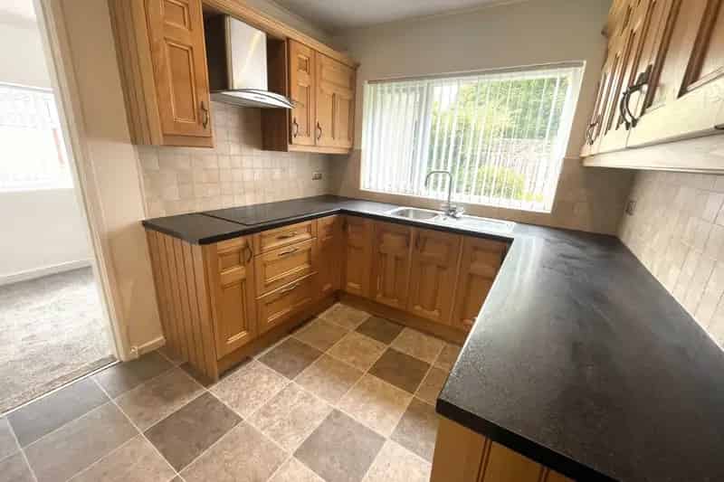 4 Bedroom Detached House with Large Garden and Garage