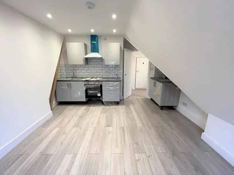 2 Bedroom Flat To Rent Available 04072025