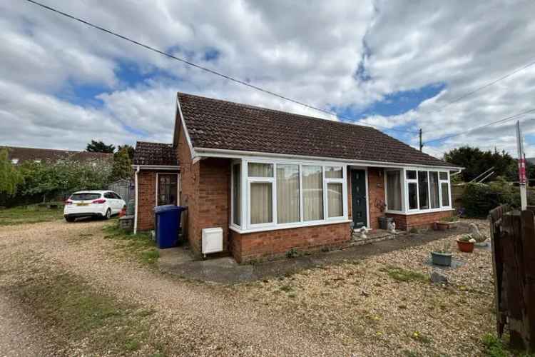 Spacious Detached Bungalow Near Amenities and Thetford Forest