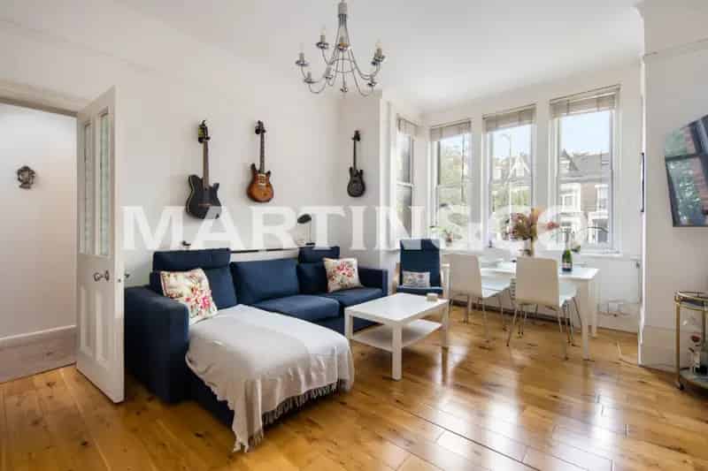 2 bedroom Flat
 To Rent