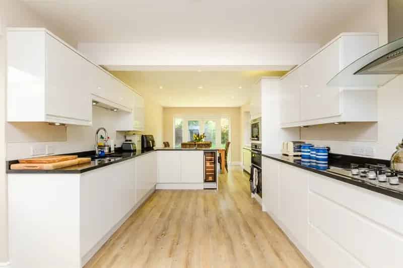 5 Bedroom Detached House for Sale Near Tunbury School
